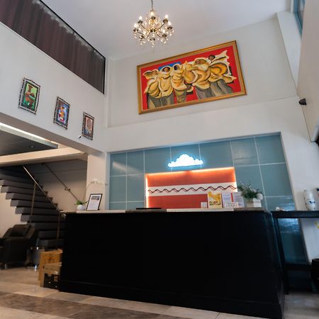 Davao Royal Suites And Residences Zewnętrze zdjęcie