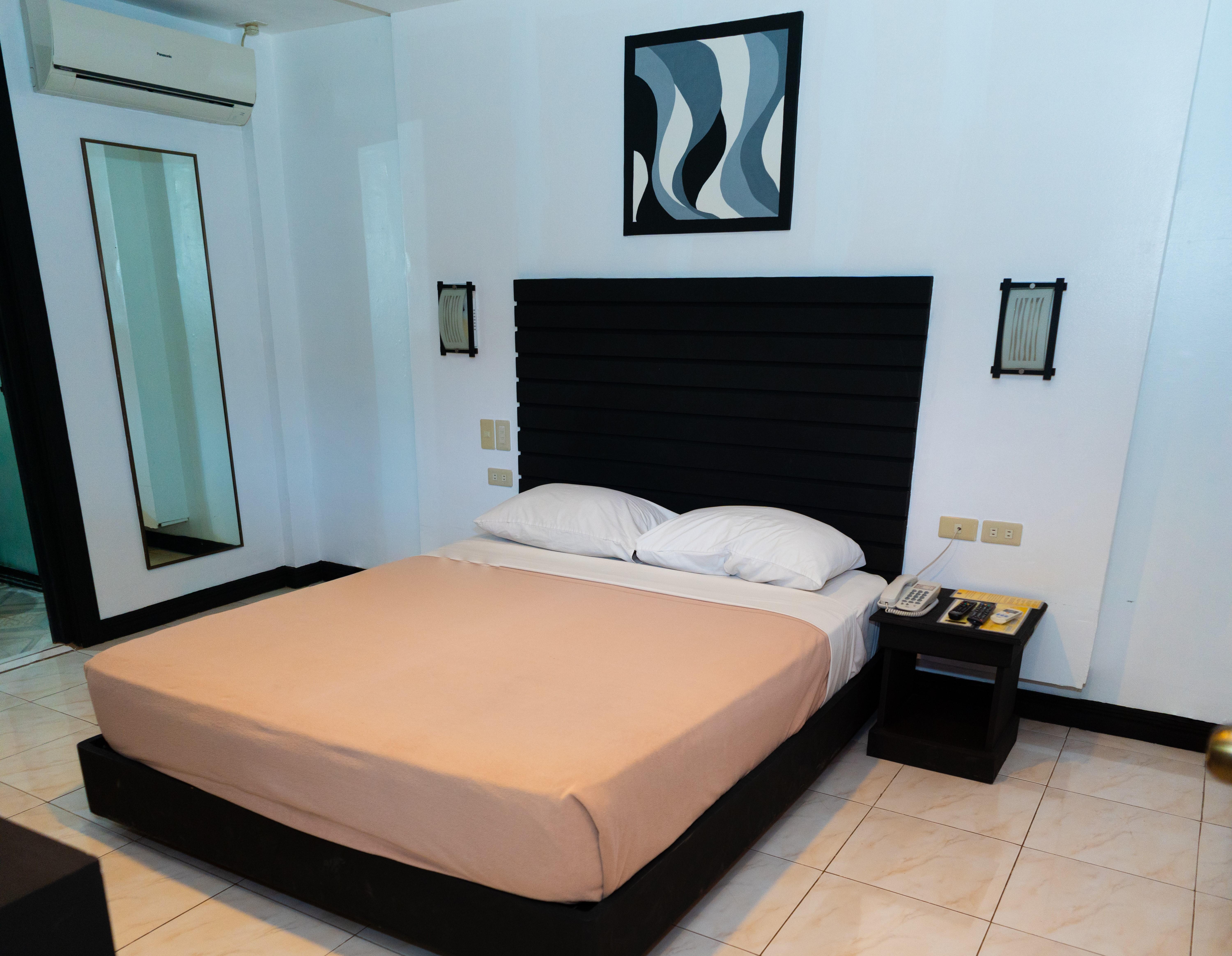 Davao Royal Suites And Residences Zewnętrze zdjęcie